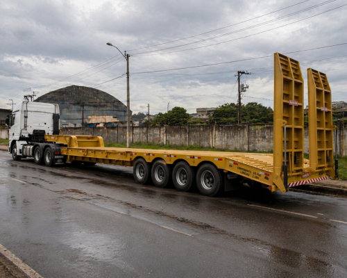 Cavalo Mecânico 6x4 + Carreta Prancha 4 Eixos